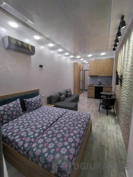 Studio apartment at Juli Shartava 8