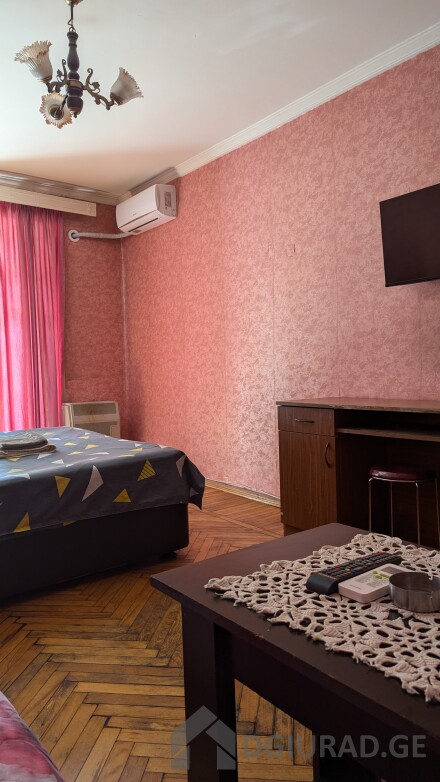 Apartment on Tsintsadze for daily and hourly rent