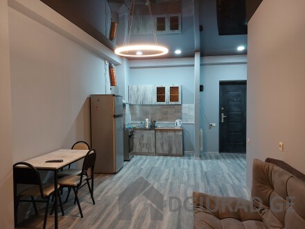 A 2-room apartment in Vashlijvari is for daily rent